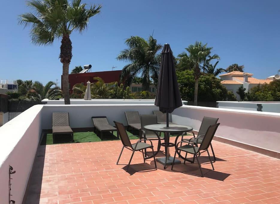 Lovely - Pool Front, Private Roof Terrace, Wifi Fiber Optic Casa vacanze Corralejo